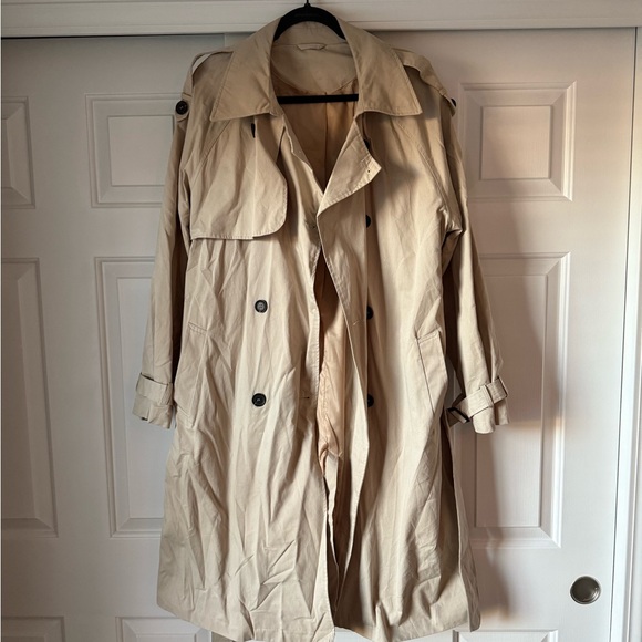 Classic Tan Trench Coat - Picture 1 of 1